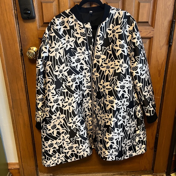 ASOS Silky Swing Trapeze Short Coat Jacket Spring Black White Floral Size 6 - Picture 9 of 10